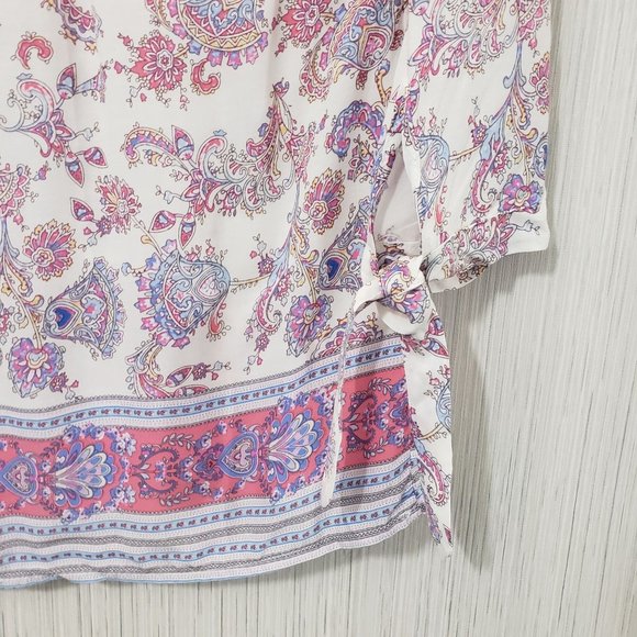 Adrienne Vittadini  floral print v-neck‎ 3/4 sleeve tie cuff blouse - Picture 4 of 6